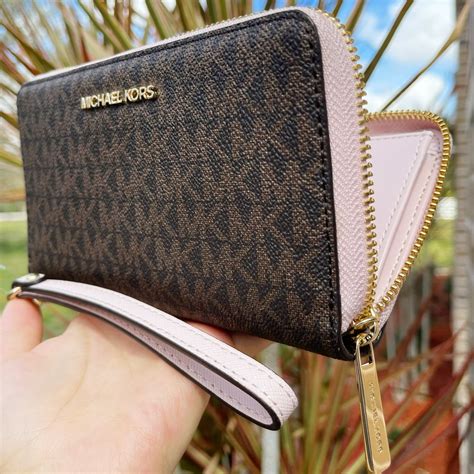 images of michael kors wallet